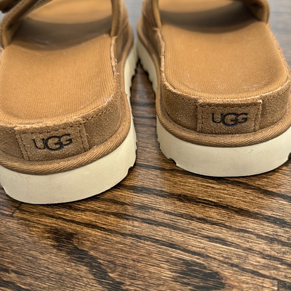 UGG Slip On Shoes LIKE NEW - Picture 7 of 8